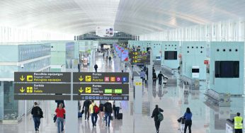 Los aeropuertos españoles reciben un 4,8% más de pasajeros
