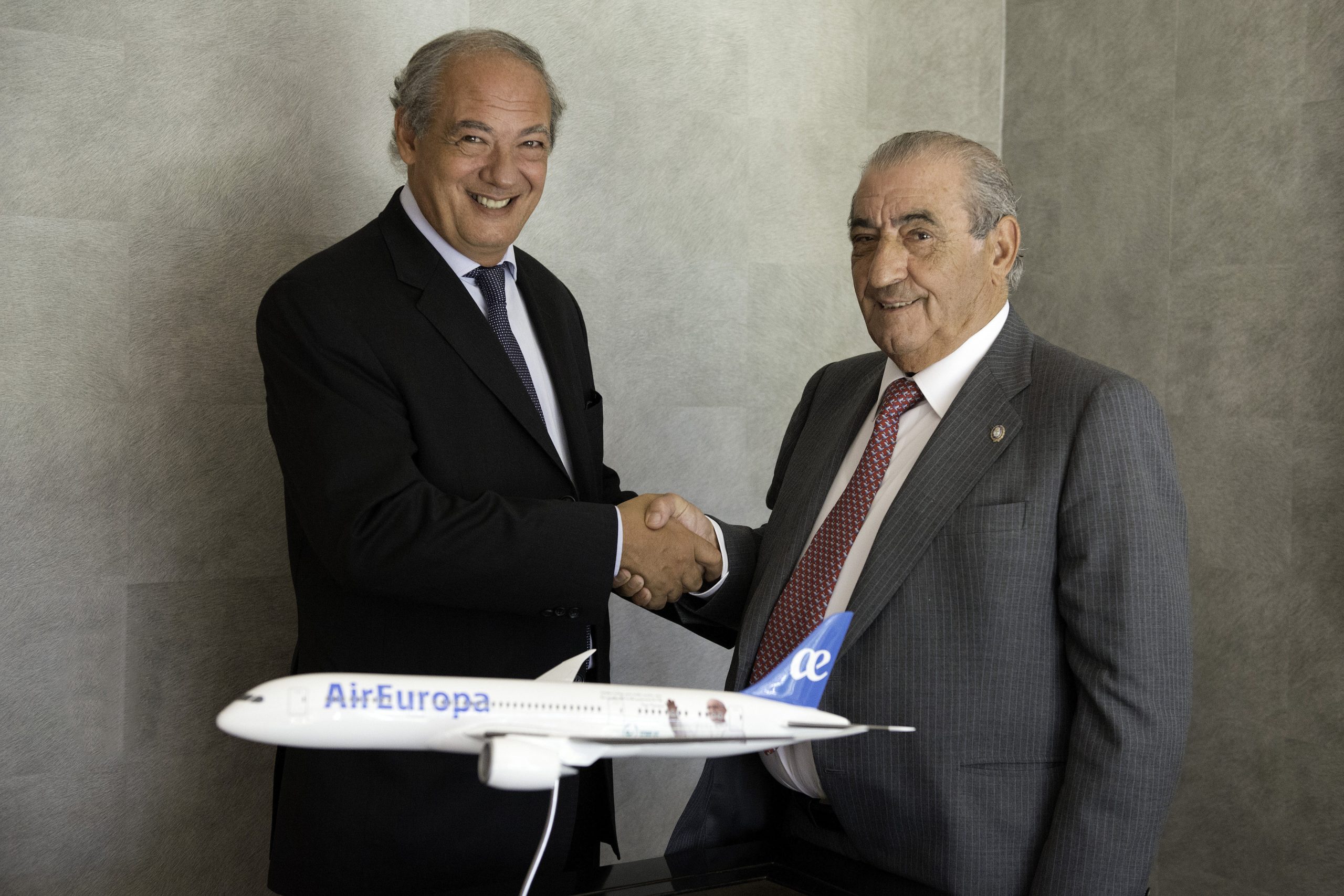 Acuerdo entre Air Europa y Scholas