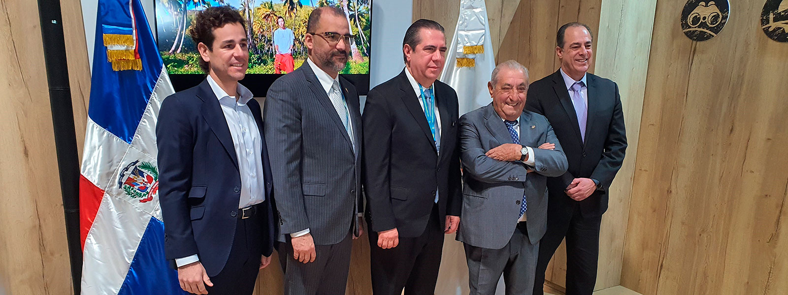Presentación de Eco Leaf Lodge