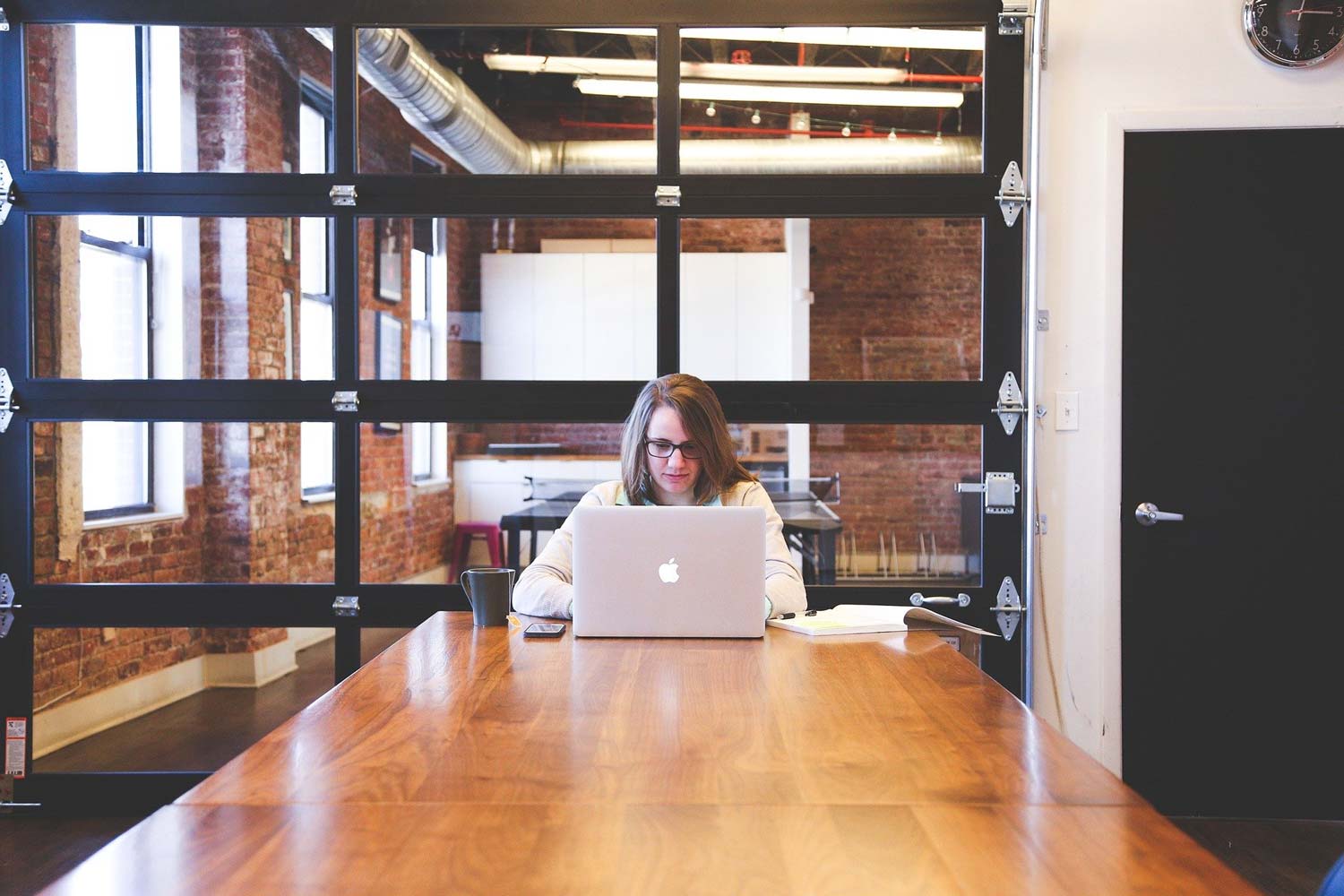 Mujer emprendedora. Imagen de StartupStockPhotos en Pixabay