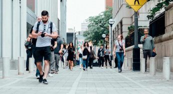 Bajan los turistas, sube el gasto
